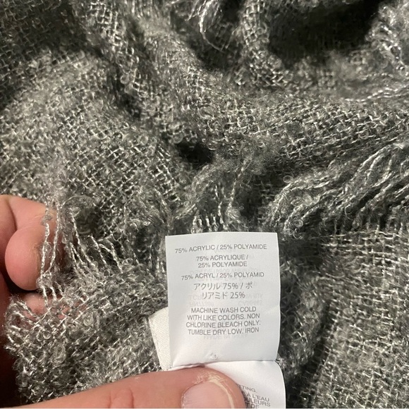 J Crew Gray Fringe Knit Cozy Long Scarf - Picture 4 of 4